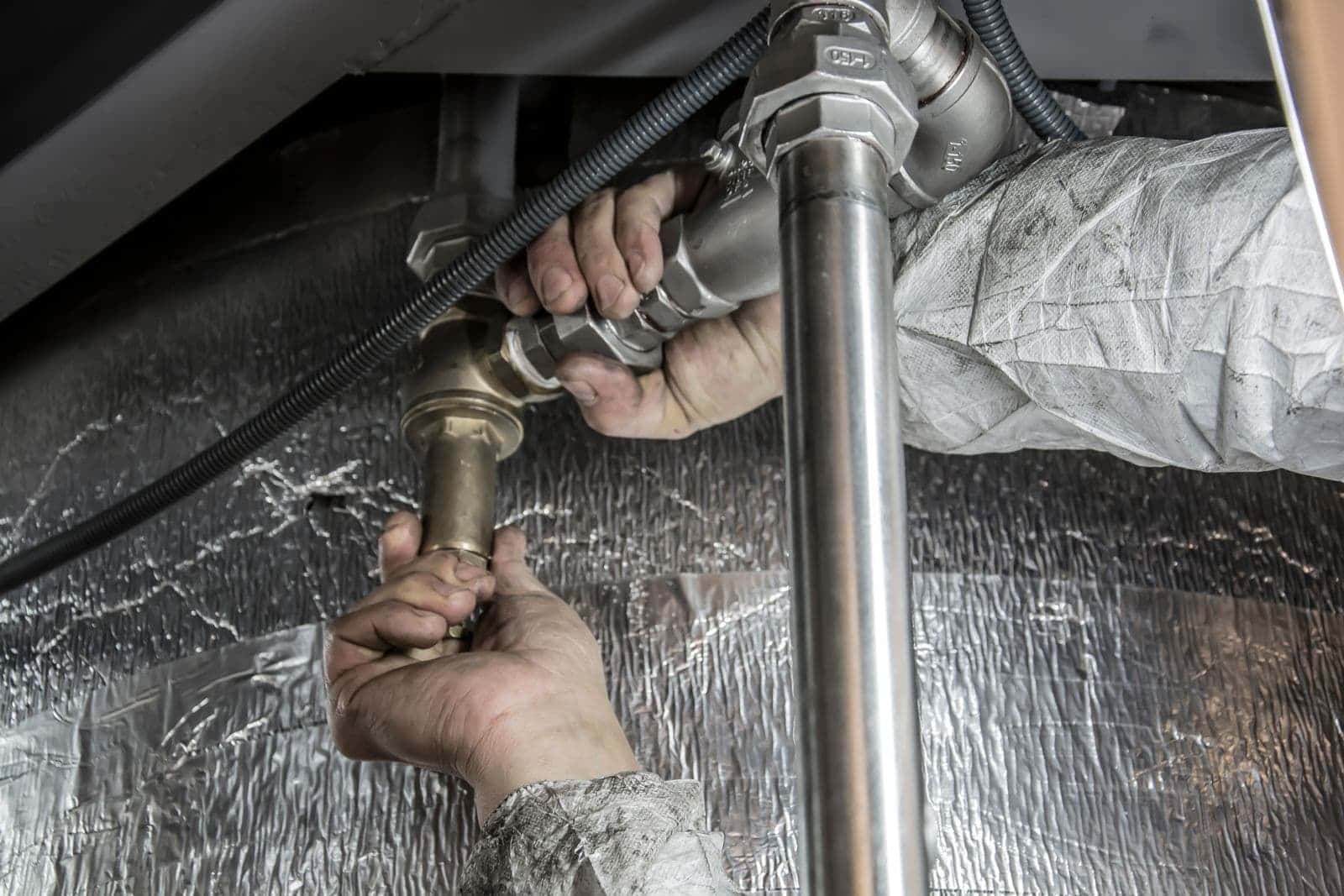 Plumber fitting copper pipe