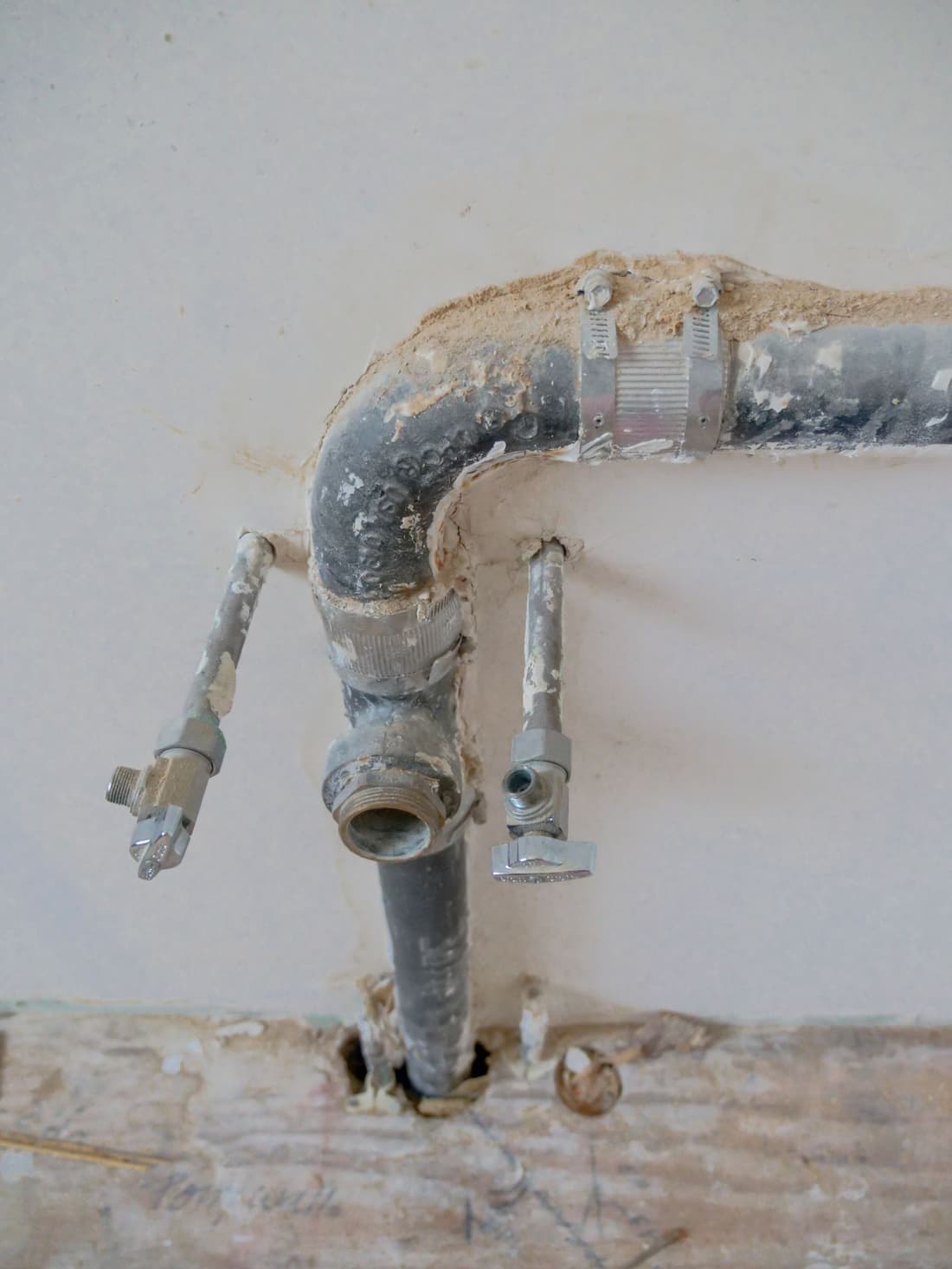 Old corroded galvanized pipes
